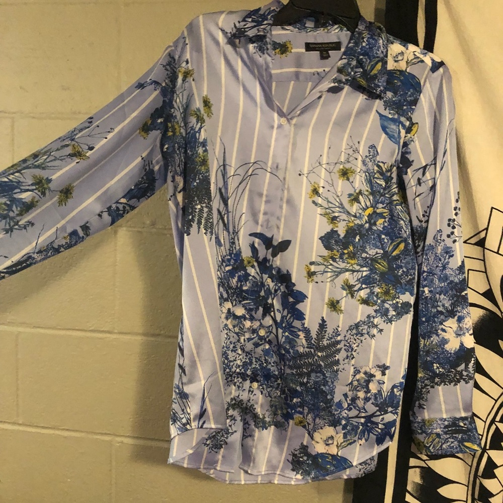 Banana Republic silk button up